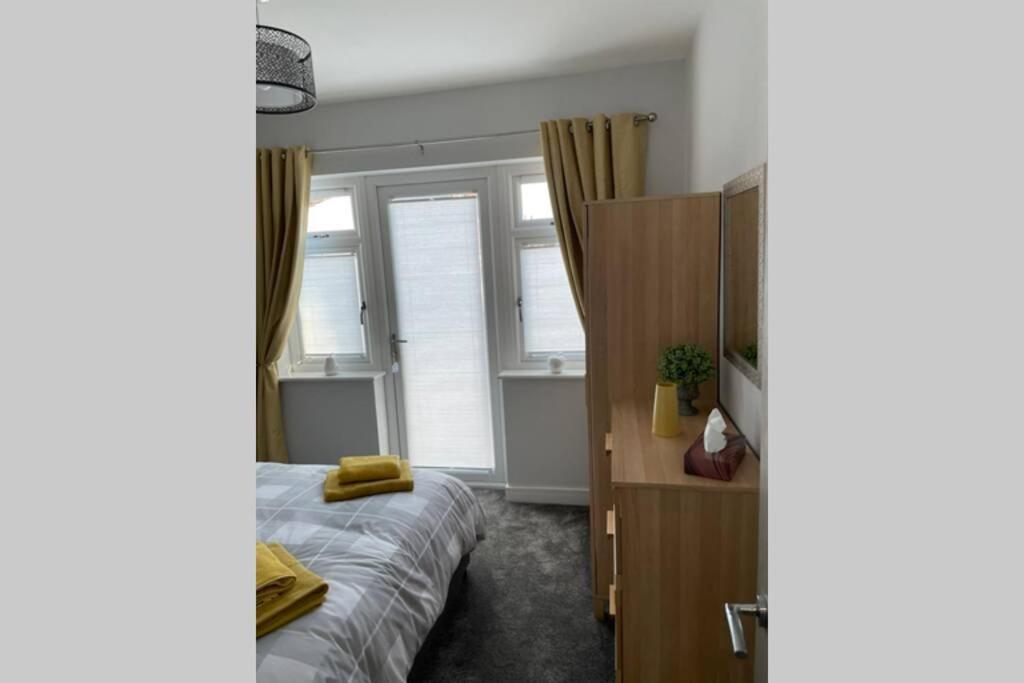 The Alvaros Apartment Southend-on-Sea Exterior photo